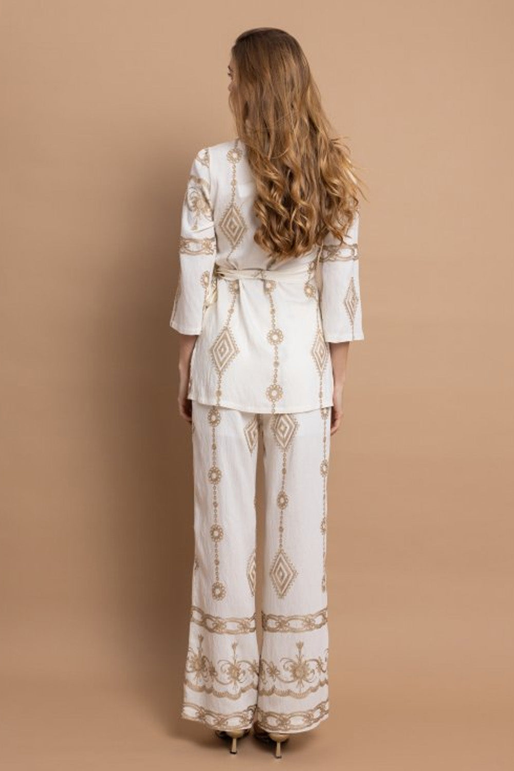 Εκρού Σετ με Χρυσά Κεντήματα – Μπλούζα Κρουαζέ & Παντελόνι