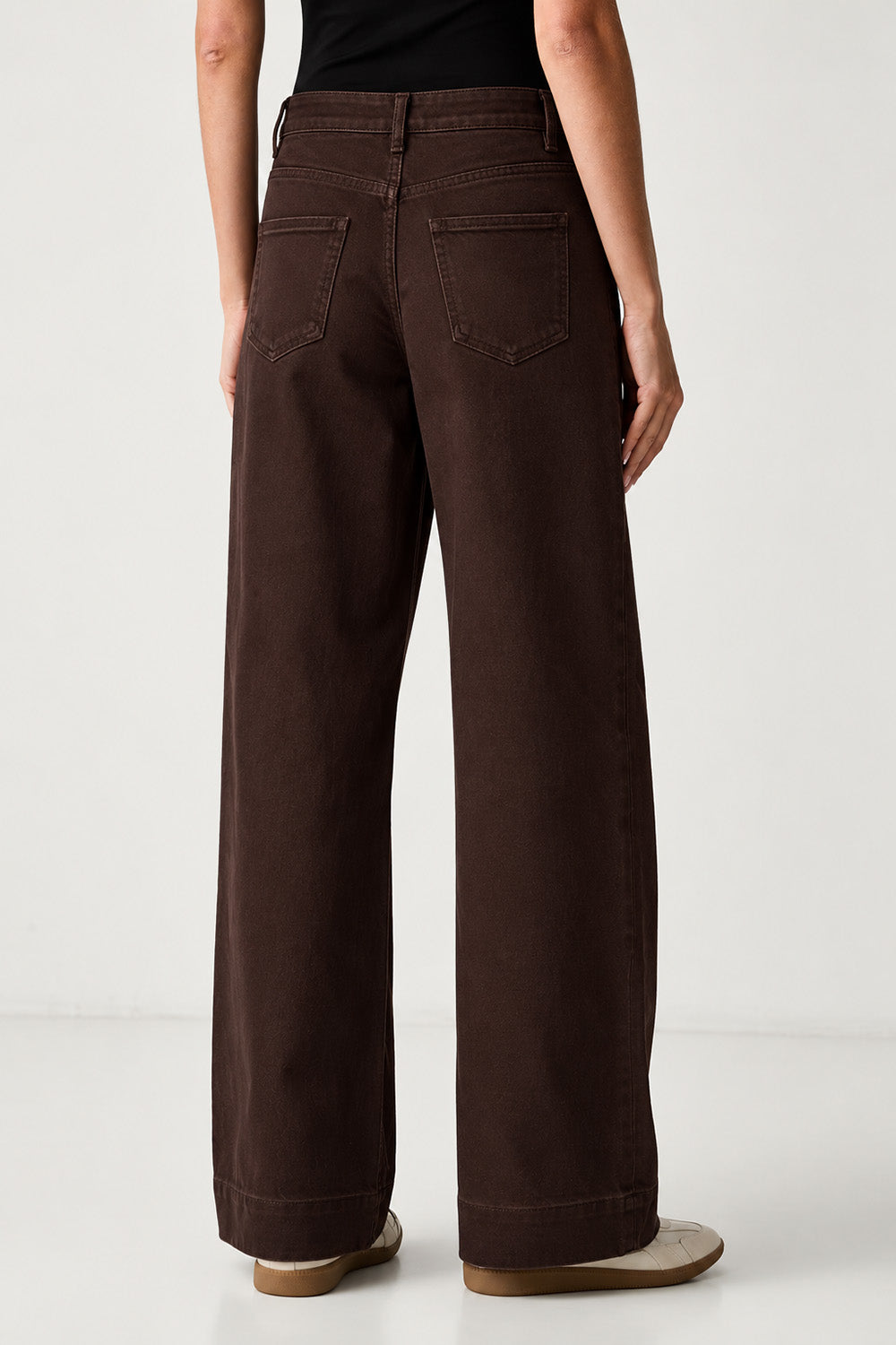 Ελαστικό γυναικείο σοκολατί τζιν wide leg με κάθετες ραφές μπροστά