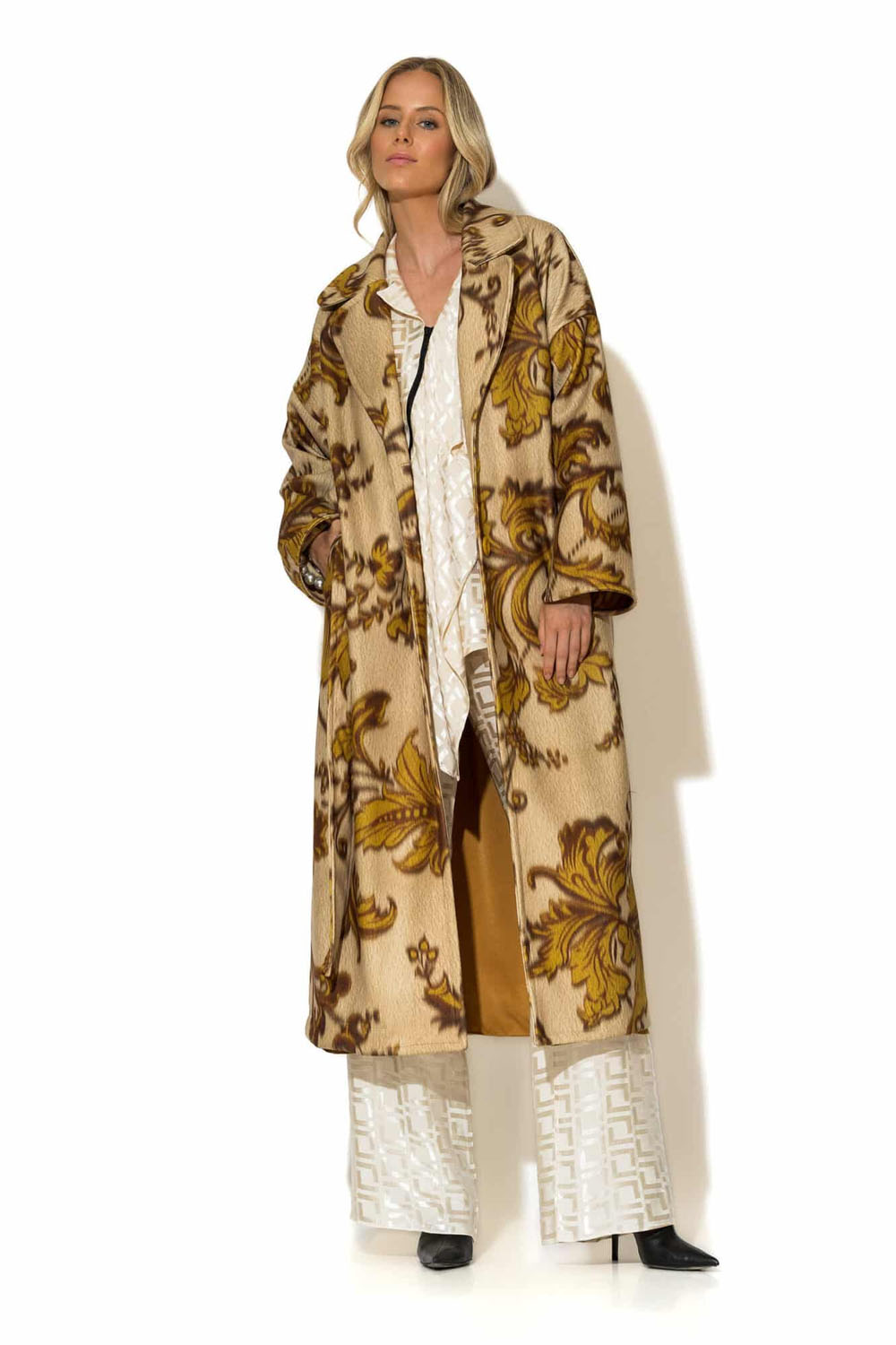 Εμπριμέ μακρύ παλτό με ζώνη – C-THROU