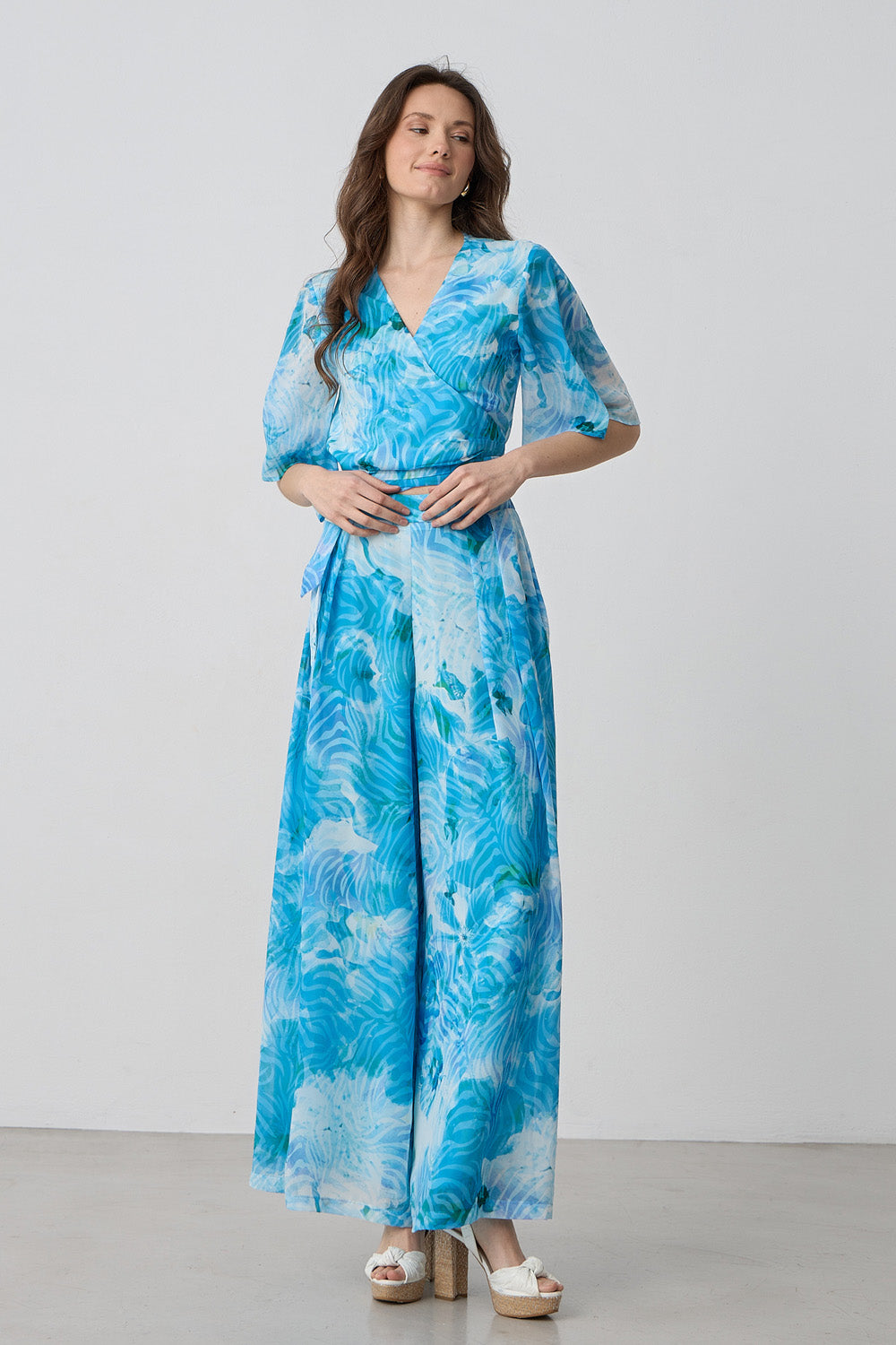 Εμπριμέ παντελόνα μουσελίνα με πιέτες σε γαλάζιο και τιρκουάζ φαρδιά γραμμή με λάστιχο στη μέση