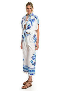 Εμπριμέ παντελόνι Mediterranean Print λευκό με μπλε μοτίβα και λάστιχο στη μέση γυναικείο crop παντελόνι