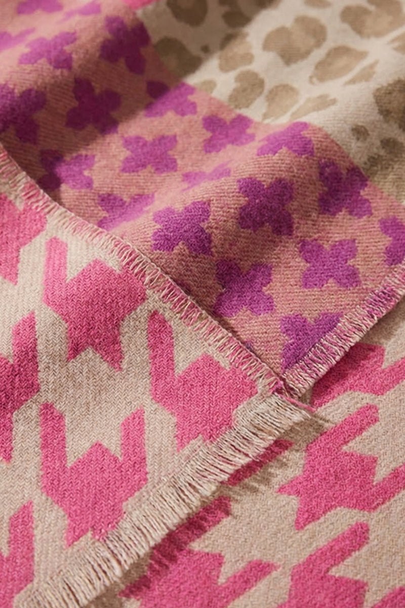 Ροζ μπεζ εσάρπα με γεωμετρικό μοτίβο, απαλή υφή, κρόσσια, 70x190 εκ., 100% ακρυλικό γυναικείο αξεσουάρ