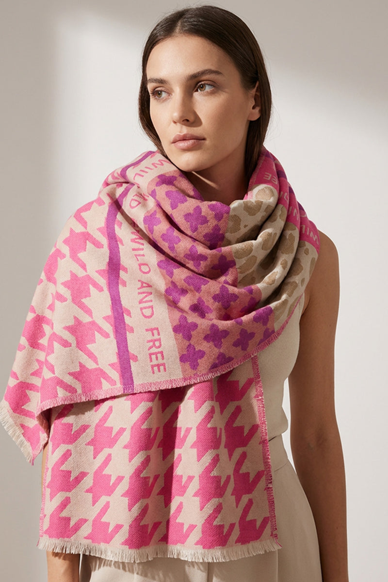 Ροζ μπεζ εσάρπα με γεωμετρικό μοτίβο, απαλή υφή, κρόσσια, 70x190 εκ., 100% ακρυλικό γυναικείο αξεσουάρ