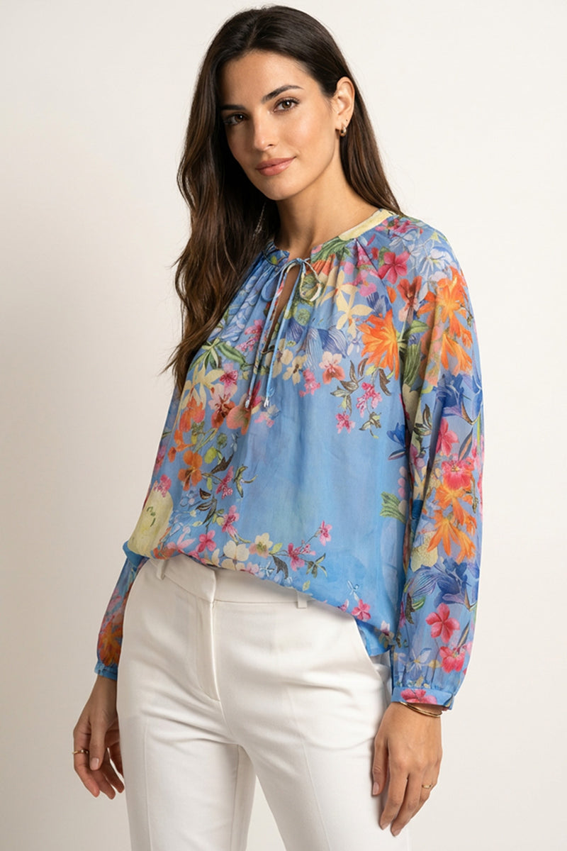 Μπλε floral μπλούζα με δέσιμο στη λαιμόκοψη και ανάλαφρη εφαρμογή