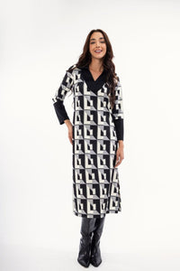 Φόρεμα εμπριμέ με γεωμετρικά σχέδια