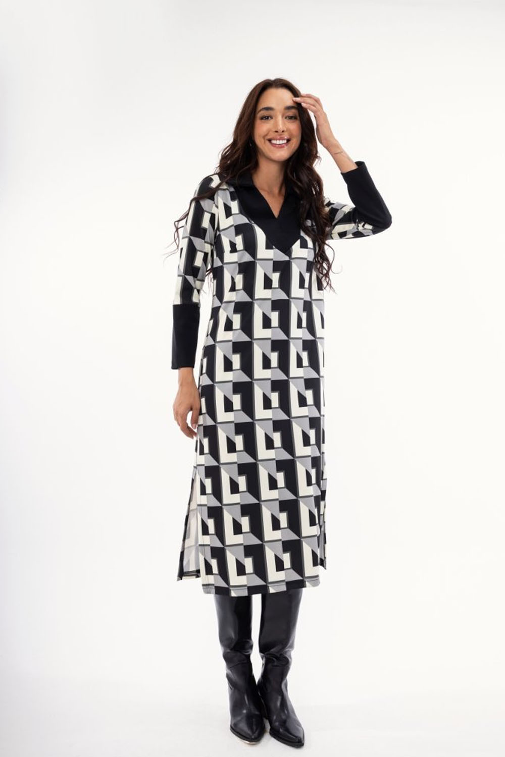 Φόρεμα εμπριμέ με γεωμετρικά σχέδια