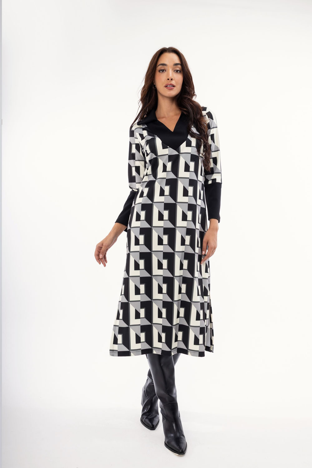 Φόρεμα εμπριμέ με γεωμετρικά σχέδια