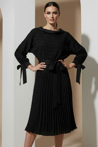 Φόρεμα μαύρο πλισέ με ζώνη