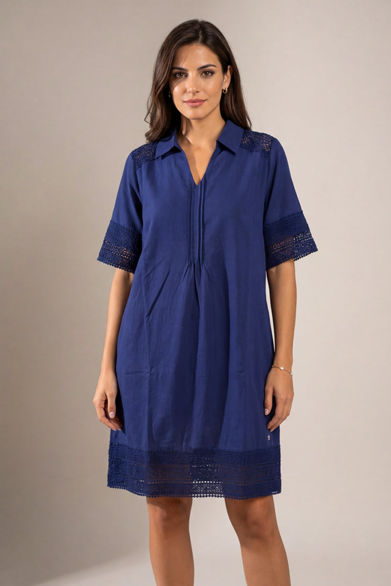 Navy μπλε φόρεμα με δαντέλα στα μανίκια και στο τελείωμα και γιακά