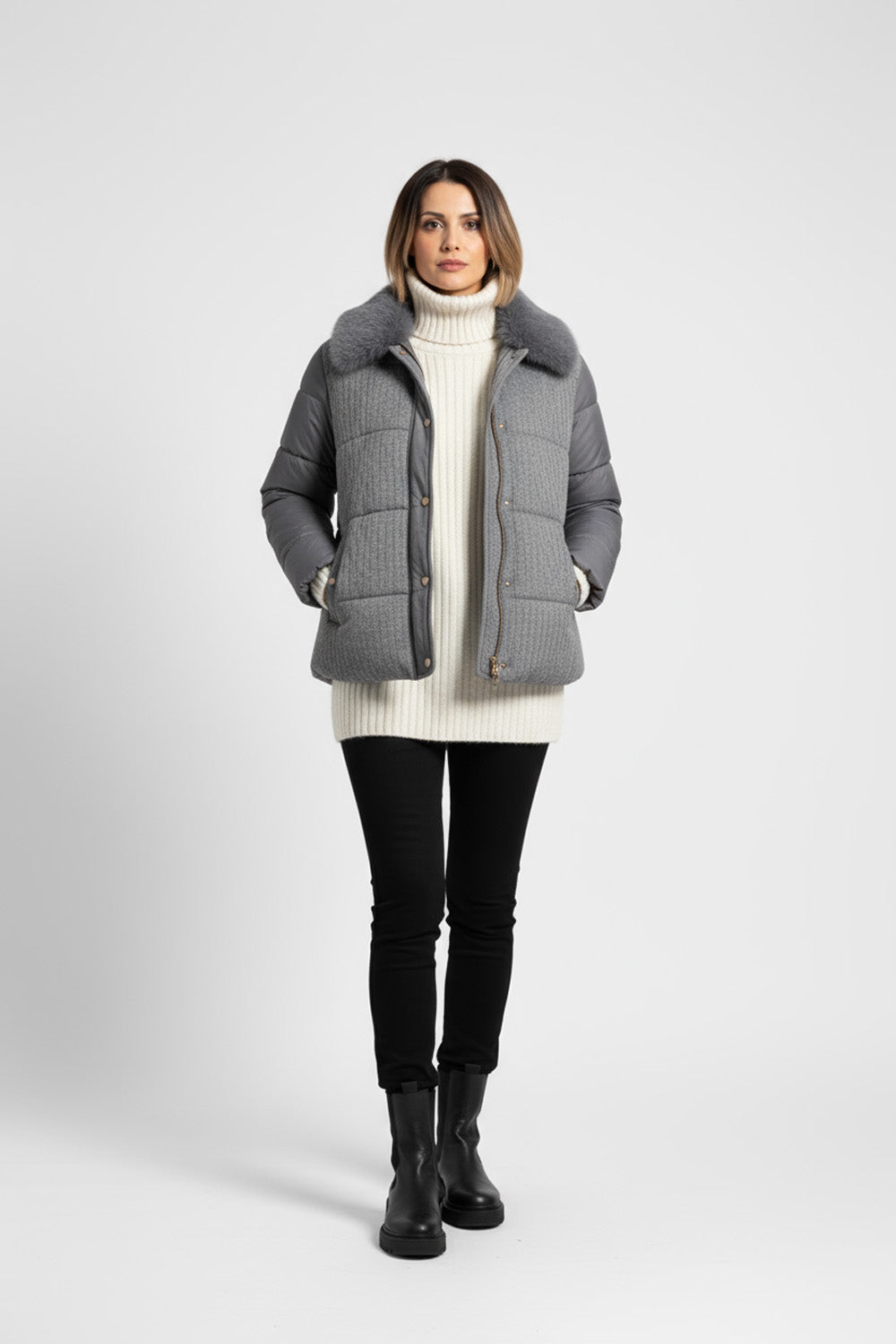 Γκρι κοντό μπουφάν με γούνινο γιακά