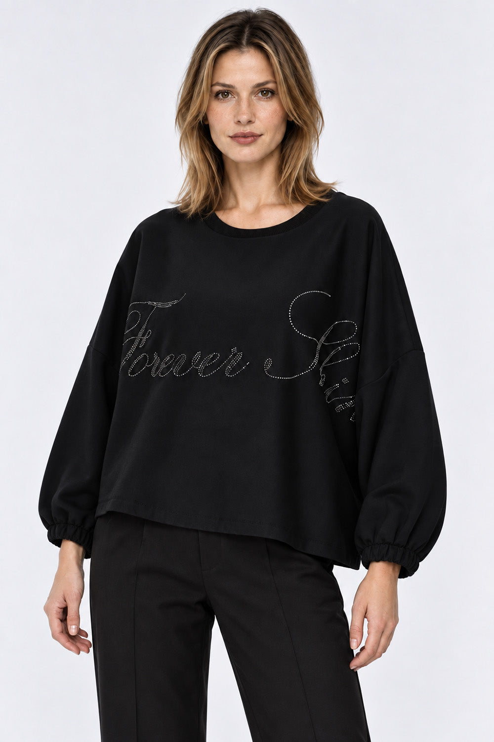 Γυναικεία μαύρη oversized μπλούζα Forever Shine με διακοσμητική γραφή από strass