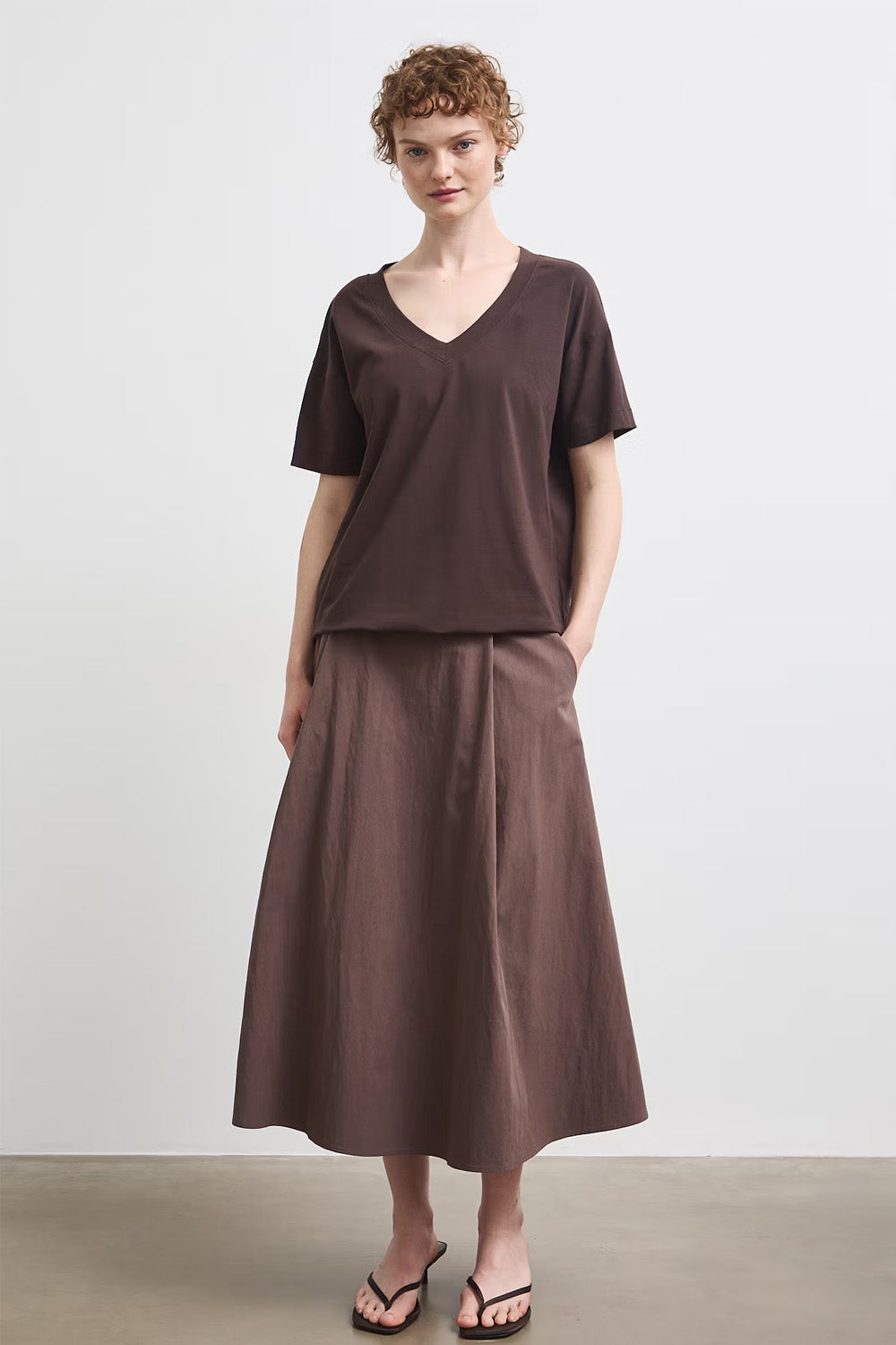 Γυναικεία Μπλούζα V-Neck με Floral Print Πλάτης – Chocolate