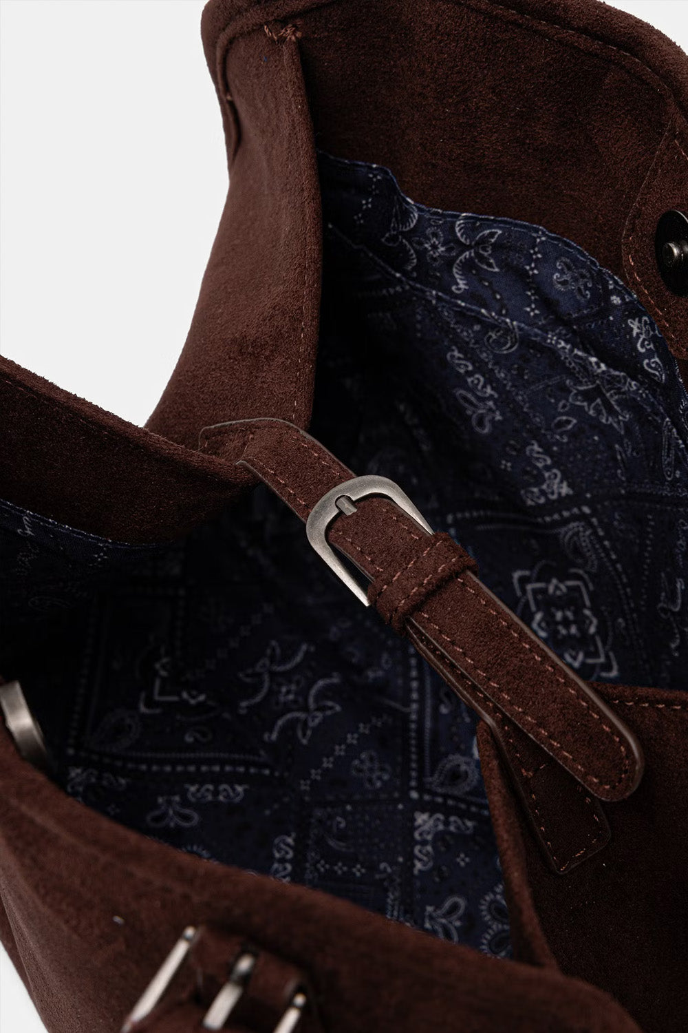 Γυναικεία  τσάντα ώμου suede look με ανάγλυφα κεντημένα μοτίβα και ρυθμιζόμενα χερούλια