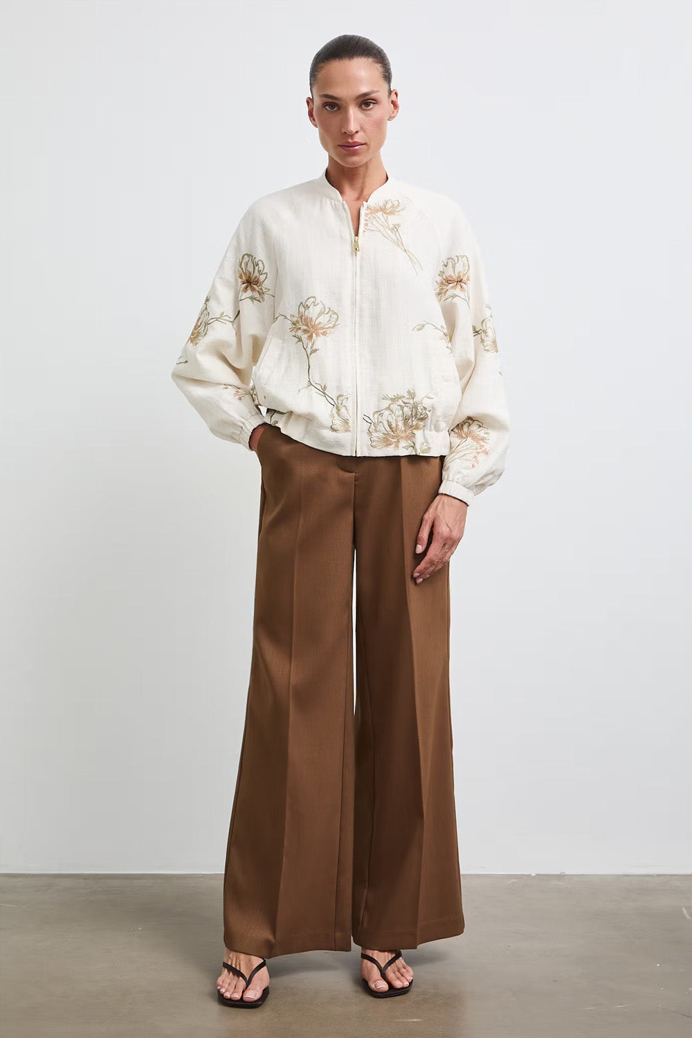 Γυναικείο Bomber Jacket με Floral Κέντημα – Off White