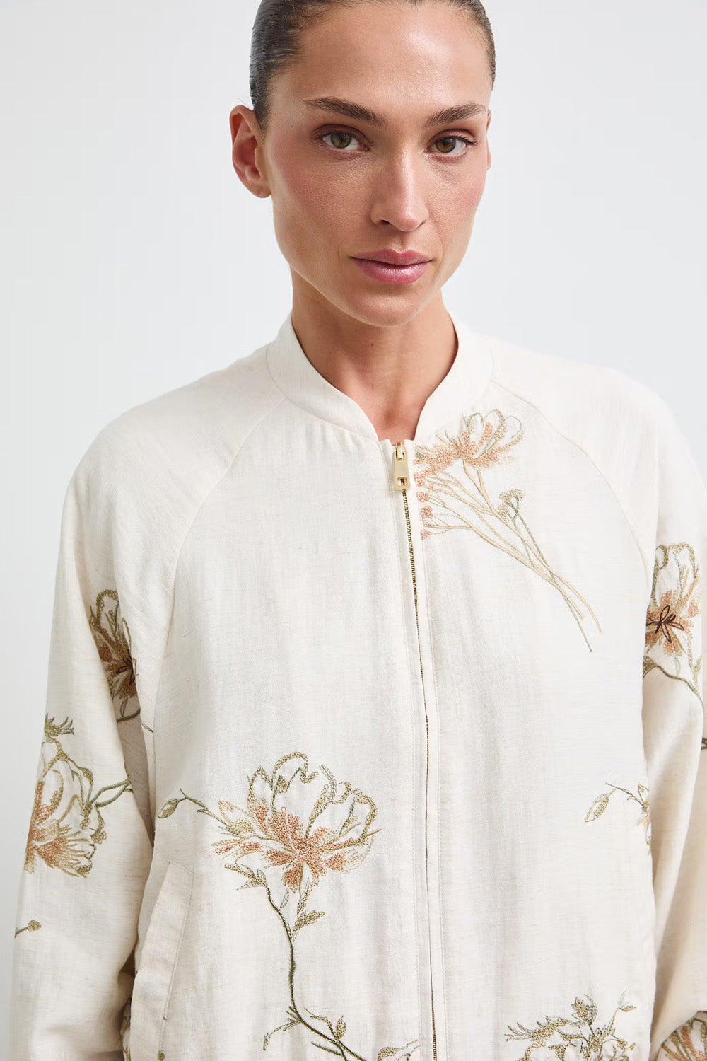Γυναικείο Bomber Jacket με Floral Κέντημα – Off White