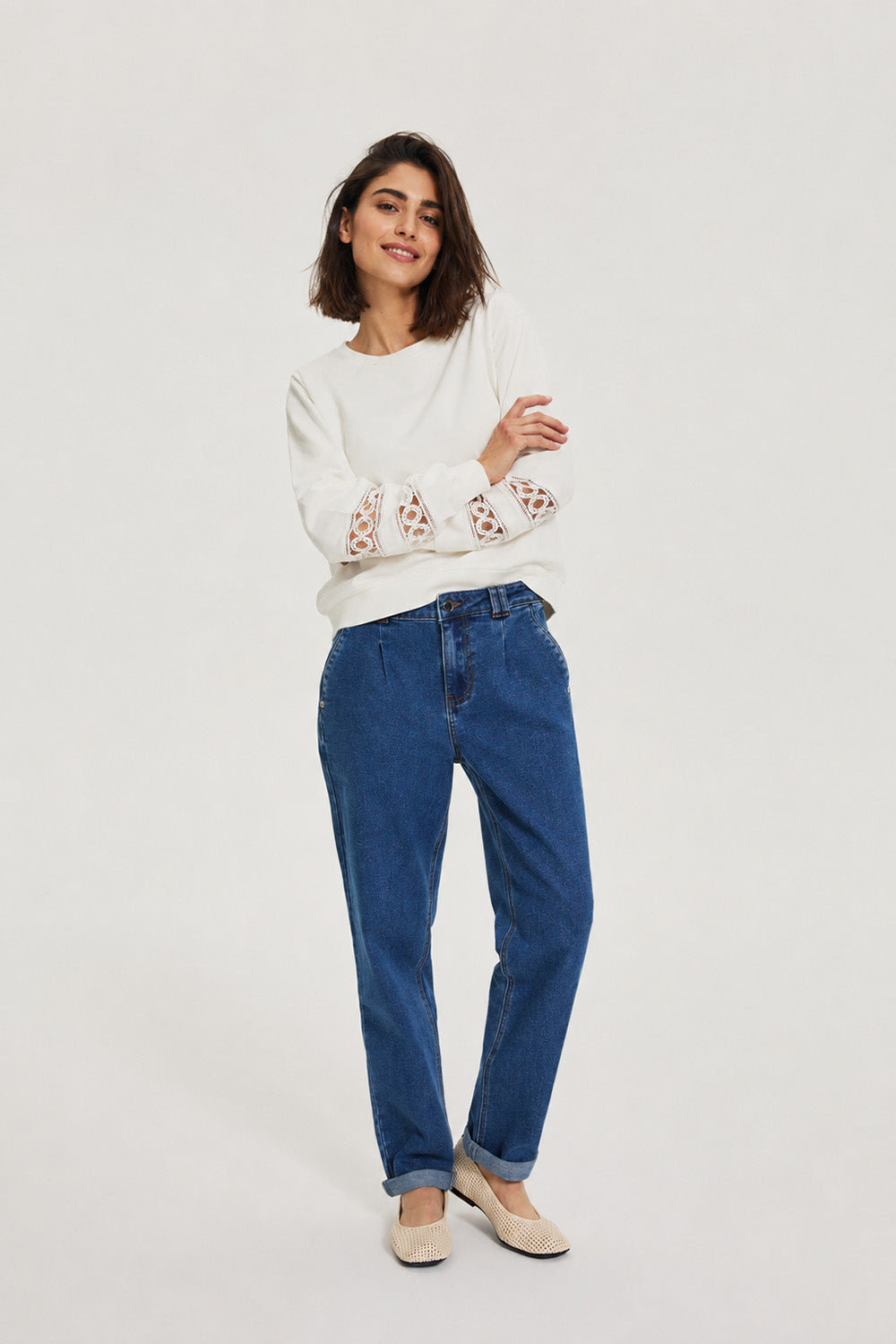Γυναικείο μπλε jeans παντελόνι ίσιας γραμμής με ρεβέρ