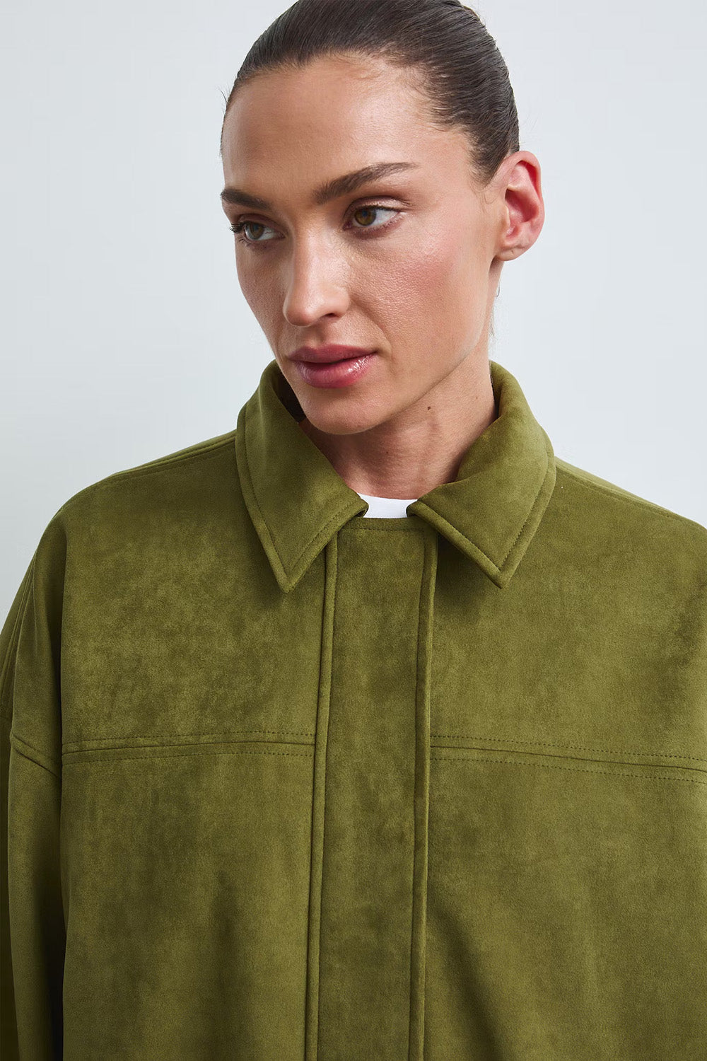 Γυναικείο χακί suede effect bomber jacket με γιακά και χαλαρή γραμμή