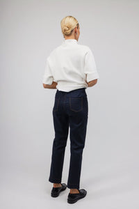 Σκουρό μπλε τζιν παντελόνι ίσιας γραμμής με κουμπί και καφέ ραφές – Ellisargi Boutique