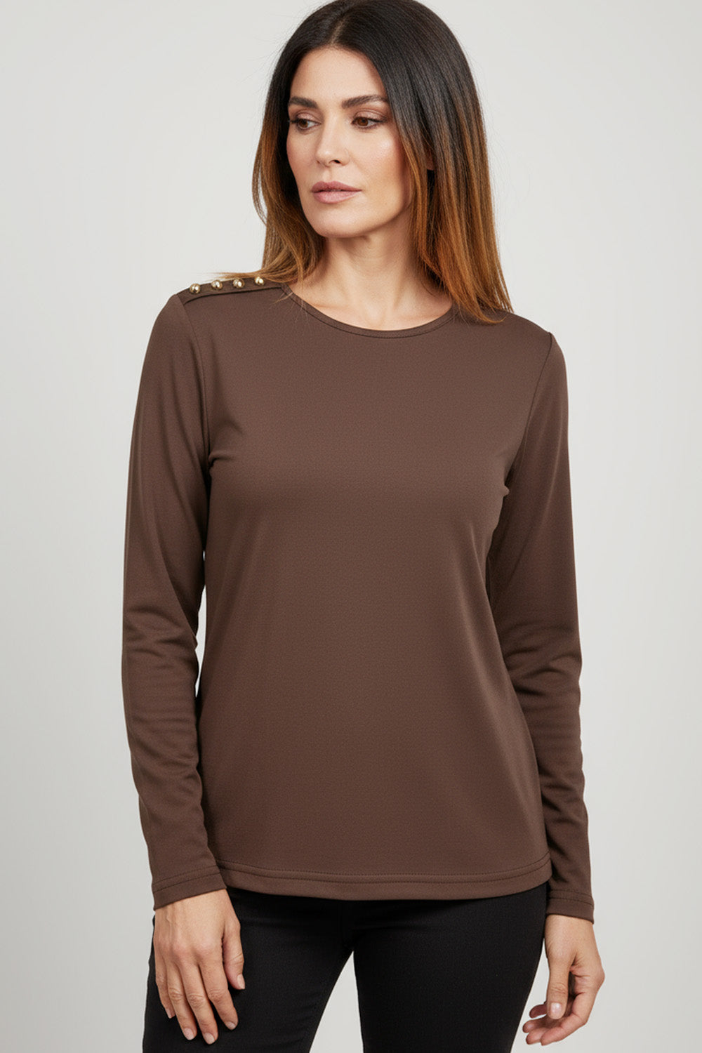Καφέ μπλούζα με χρυσά κουμπιά στους ώμους