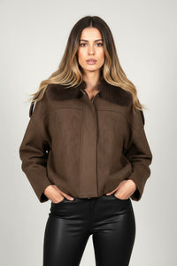 Καφέ κοντό παλτό με γούνα στο γιακά και φερμουάρ μπροστά – Ellisargi Boutique