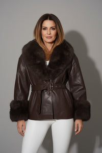 Γυναικείο καφέ μπουφάν με αποσπώμενη γούνα και ζώνη από την Ellisargi Boutique