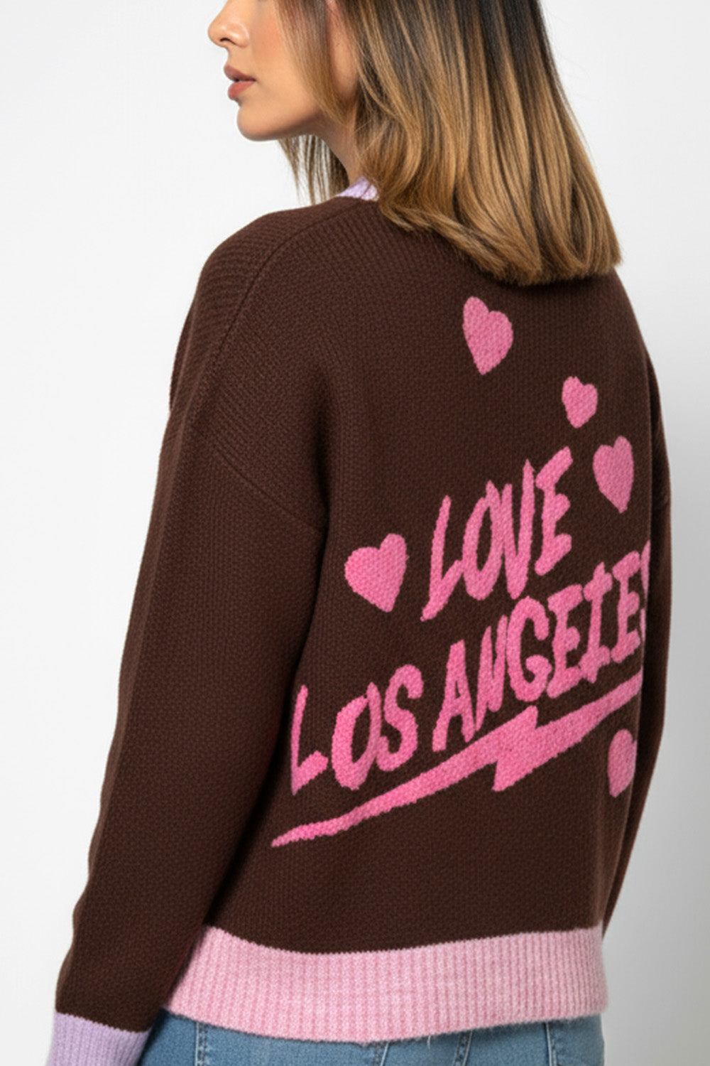 Καφέ πλεκτή ζακέτα Love Los Angeles με ροζ λεπτομέρειες και πολύχρωμες μανσέτες – Ellisargi Boutique