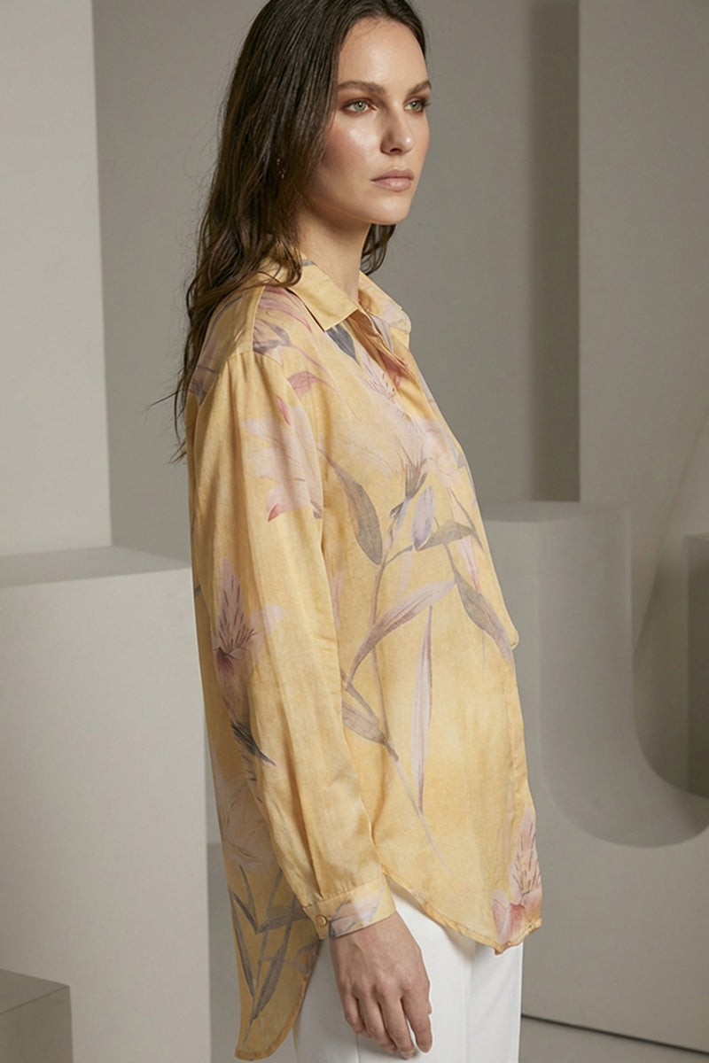 Κίτρινο oversized γυναικείο εμπριμέ πουκάμισο με floral σχέδιο και χαλαρή γραμμή