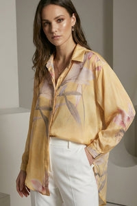 Κίτρινο oversized γυναικείο εμπριμέ πουκάμισο με floral σχέδιο και χαλαρή γραμμή