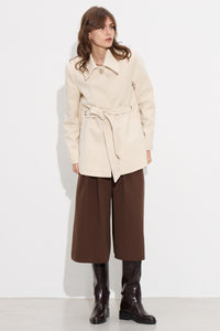 Κοντό Εκρού Ημίπαλτο με Ζώνη