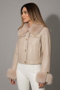 Κοντό μπεζ μπουφάν με αποσπώμενη γούνα
