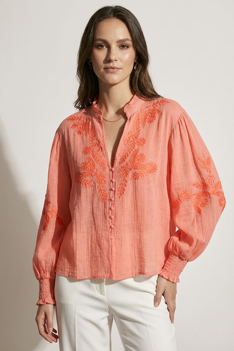 Κοραλί γυναικεία μπλούζα με κεντήματα στον κορμό και μανίκια με σούρα