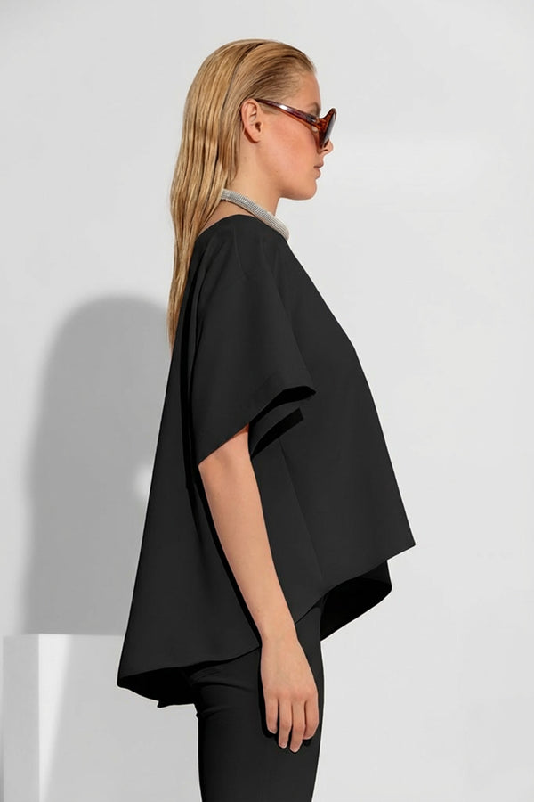 μαύρη κρεπ oversized μπλούζα με ανοιχτή λαιμόκοψη