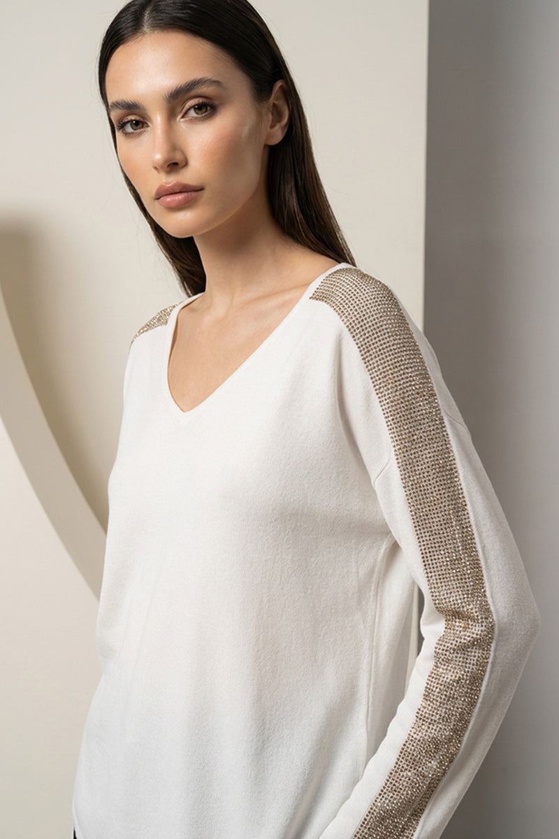 Λευκή πλεκτή μπλούζα με V λαιμόκοψη και διακριτική παγιέτα στα μανίκια, άνετη γραμμή από Ellisargi Boutique