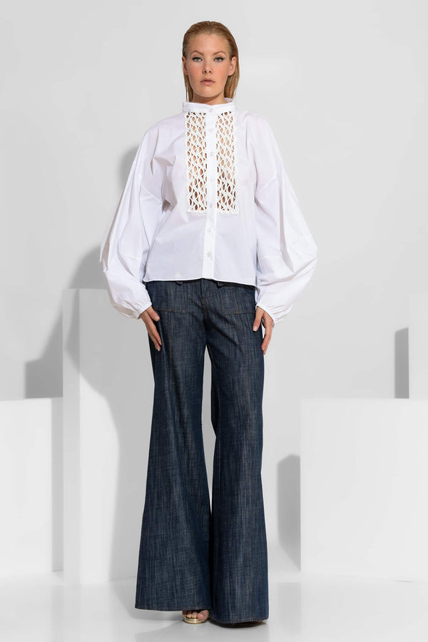 λευκό γυναικείο πουκάμισο με δαντέλα στο μπροστινό μέρος