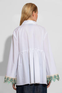 Λευκό Πουκάμισο με Δαντέλα στα Μανίκια