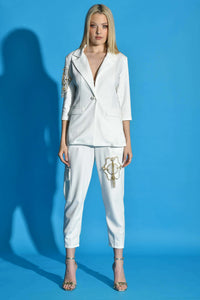 Γυναικείο λευκό σακάκι σε μεσάτη γραμμή με κέντημα πέρλες στο μανίκι