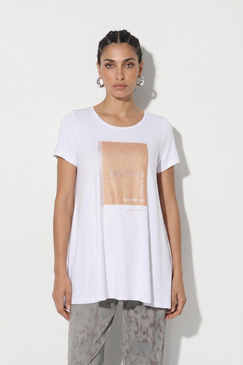 Λευκό γυναικείο T-shirt με κοντό μανίκι και χρυσό print Amazing στο μπροστινό μέρος