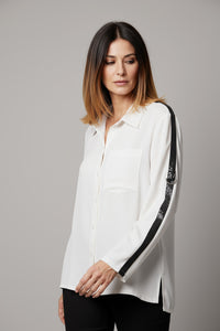 Λευκό πουκάμισο με μαύρη διακοσμητική ρίγα στα μανίκια – Ellisargi Boutique