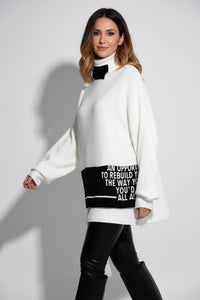 Λευκό oversized πουλόβερ με μαύρες λεπτομέρειες