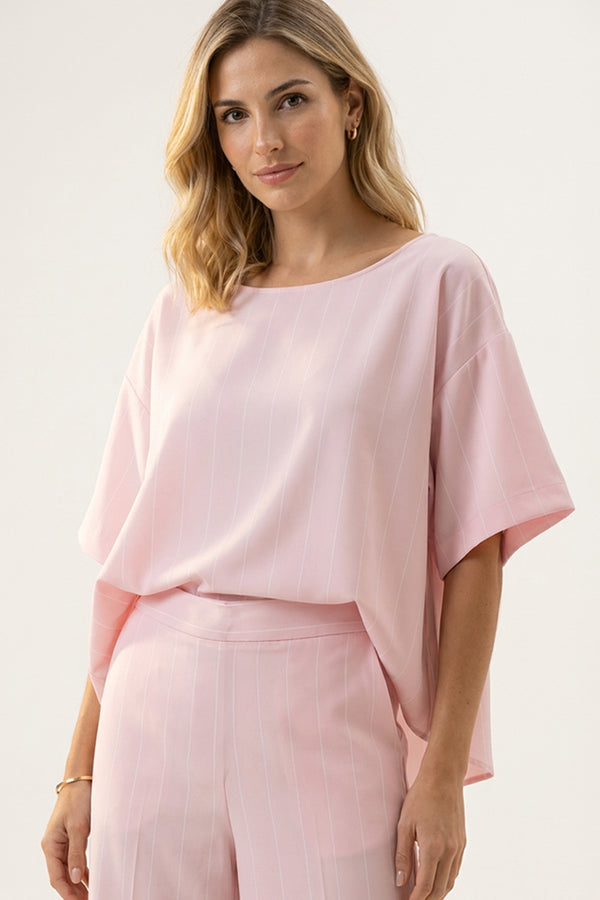 ροζ loose top με κάθετη ρίγα και κοντό μανίκι