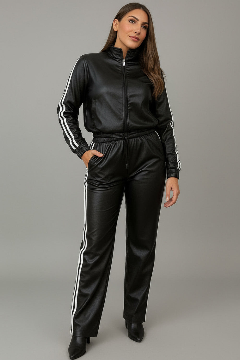 Μαύρο σετ δερματίνη με λευκές ρίγες, ζακέτα με φερμουάρ και παντελόνι με λάστιχο στη μέση – Ellisargi Boutique