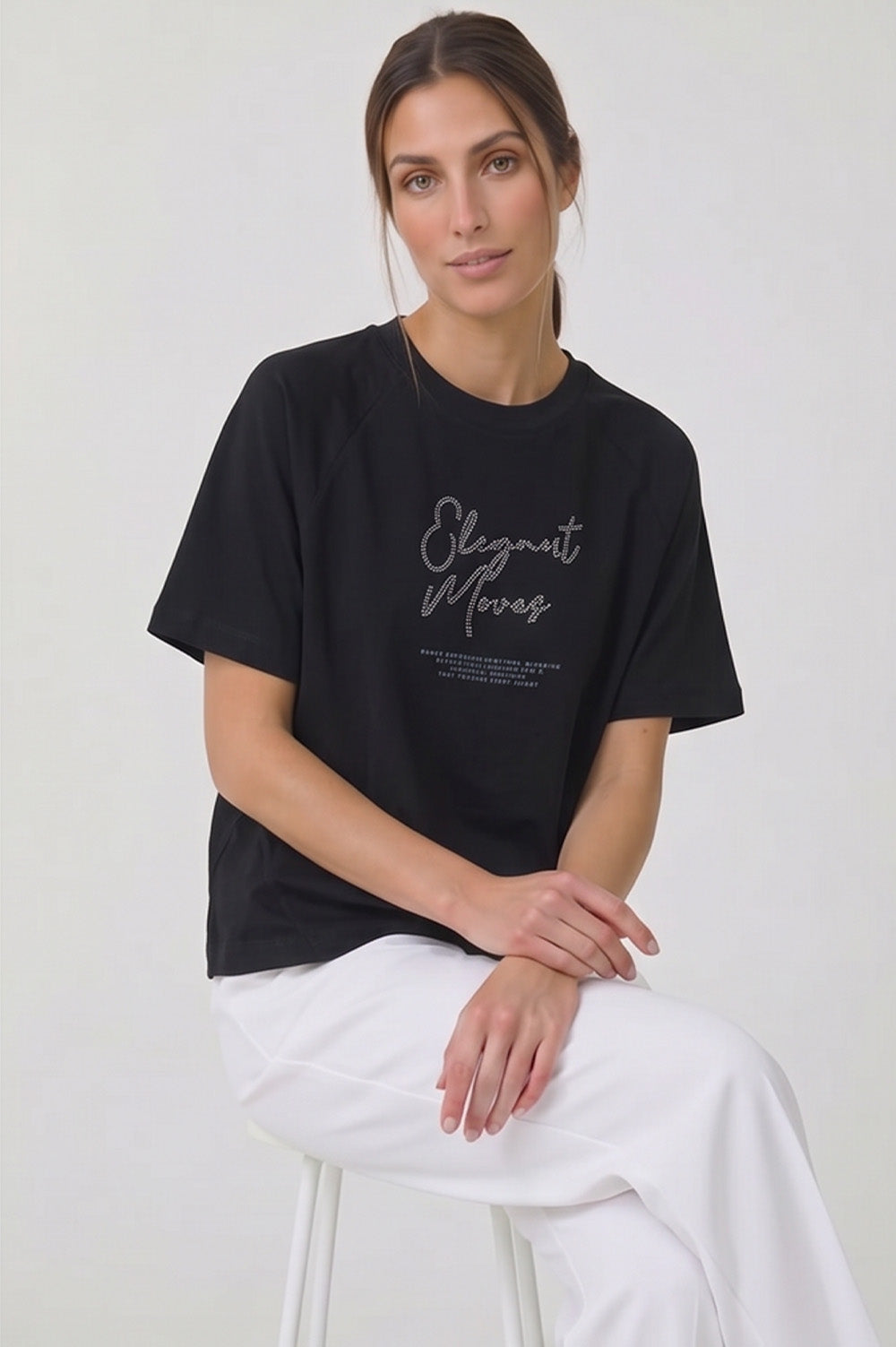Μαύρο γυναικείο T-shirt με μεταλλιζέ τύπωμα Elegant Moves στο μπροστινό μέρος
