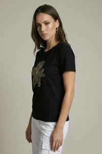 Μαύρο γυναικείο T-shirt με μεγάλο floral διακοσμητικό σχέδιο στο κέντρο.