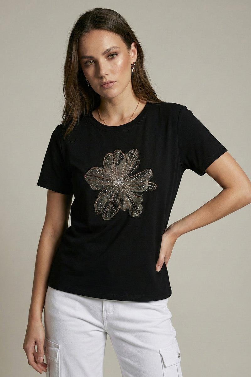 Μαύρο γυναικείο T-shirt με μεγάλο floral διακοσμητικό σχέδιο στο κέντρο.