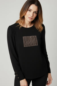 Μαύρη μπλούζα με τύπωμα και διακοσμητικά κουμπιά στα μανίκια – Ellisargi Boutique