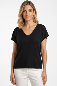 Μαύρη Μπλούζα με V Λαιμόκοψη & Διακριτική Λάμψη, κομψό σχέδιο με shimmering λεπτομέρειες.