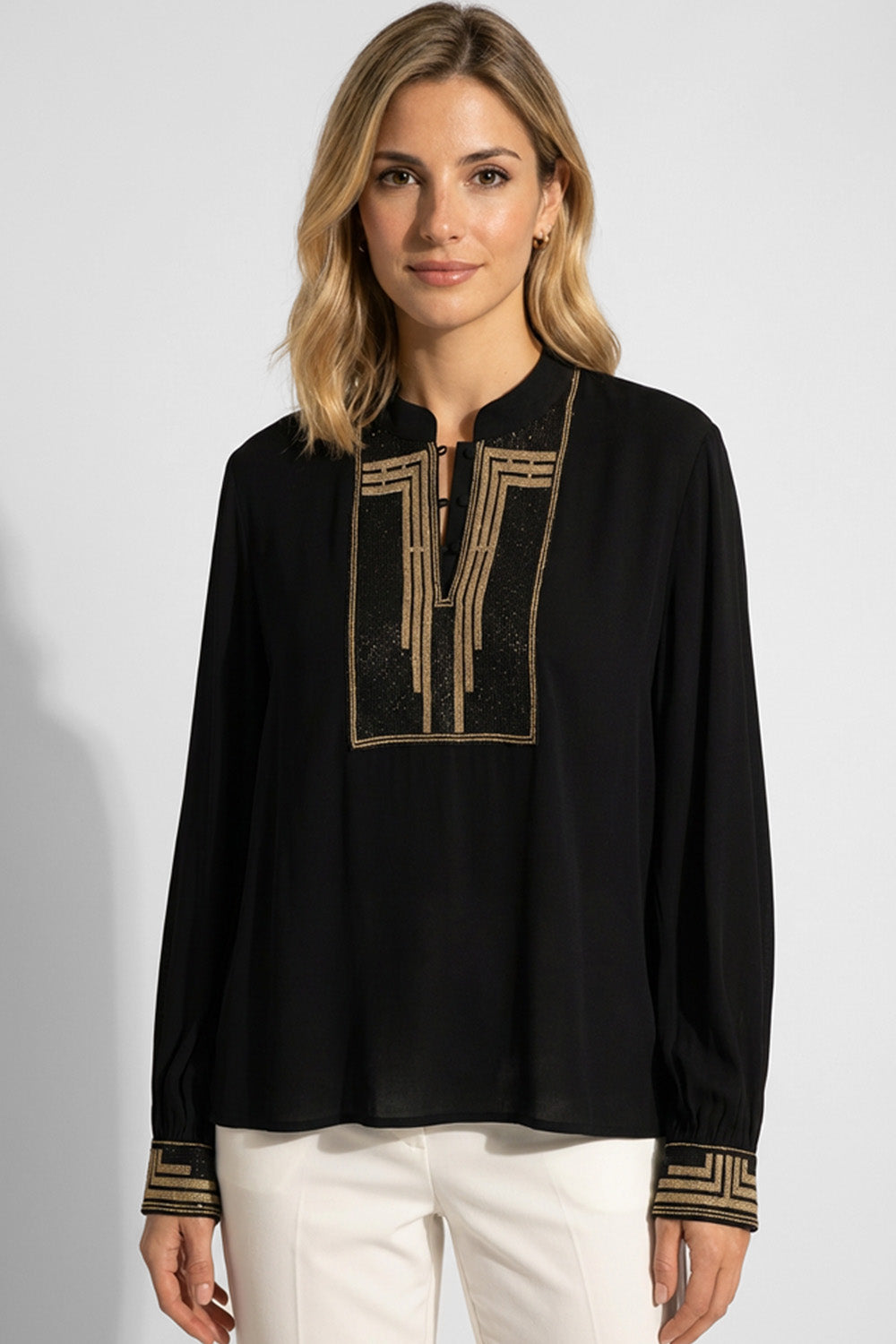 Μαύρη Μπλούζα με Χρυσό Κέντημα & Mandarin Γιακά, γεωμετρικό κέντημα και χαλαρή εφαρμογή.