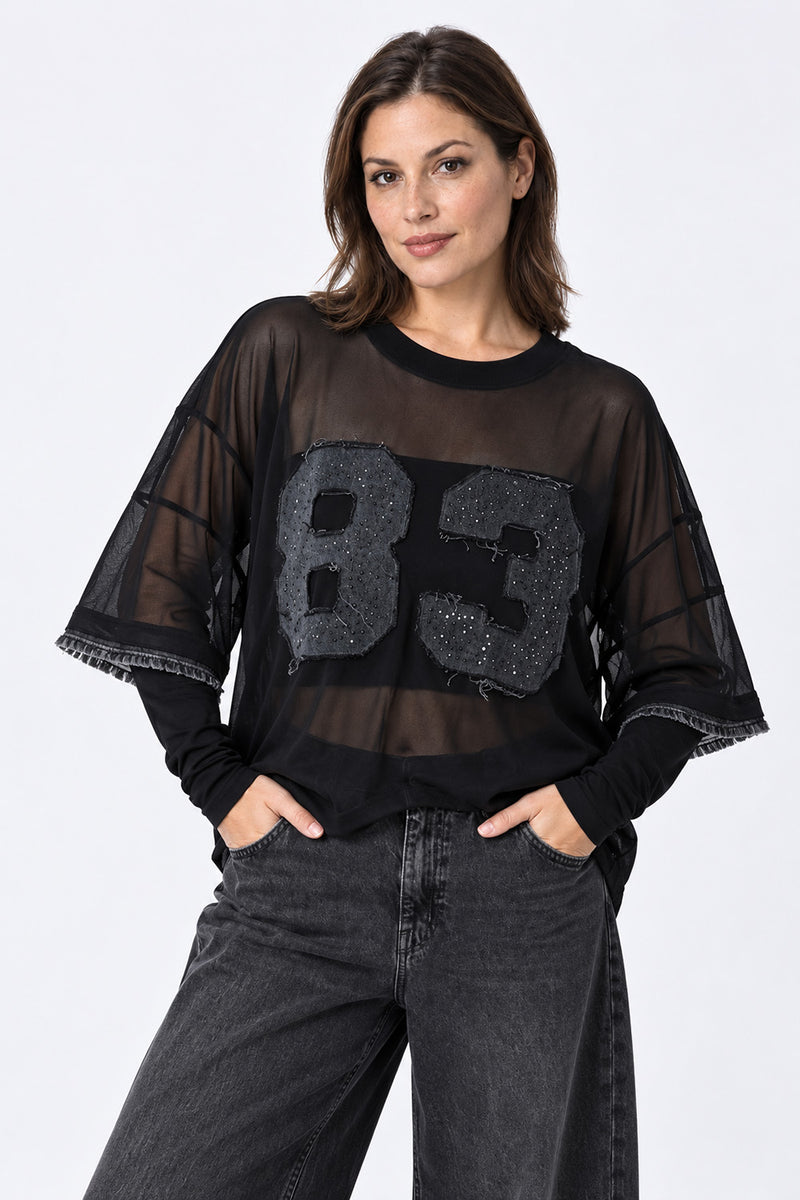 Μαύρη γυναικεία mesh μπλούζα με denim 83, strass και μακριά εσωτερικά μανίκια