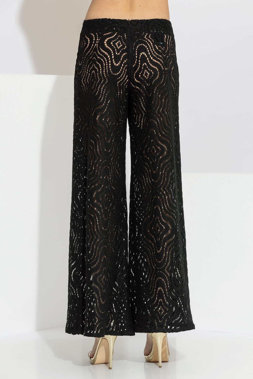 μαύρη παντελόνα από πλεκτή δαντέλα με γεωμετρικό σχέδιο και μακριά γραμμή