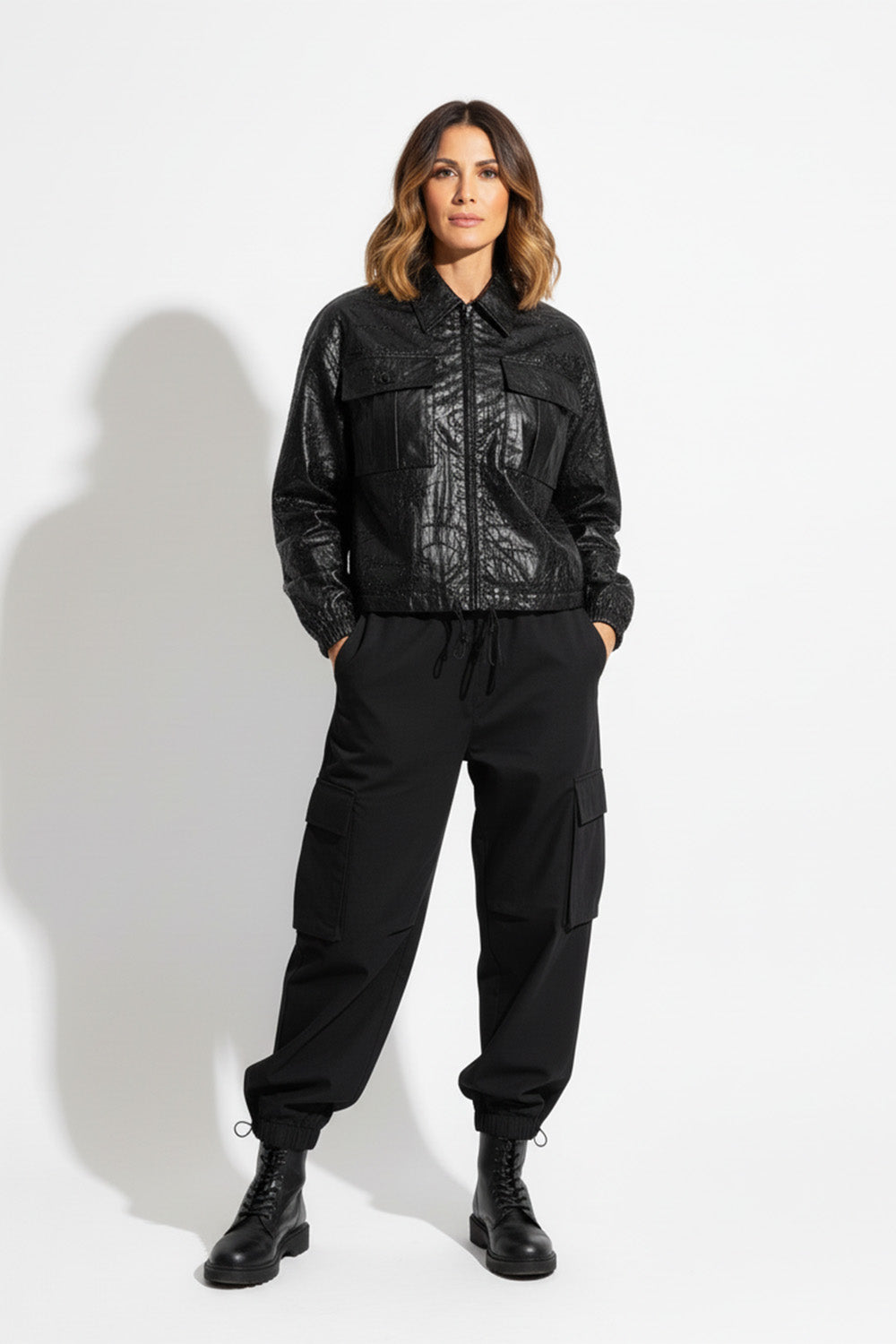 Μαύρο jacket με παγιέτες και τσέπες